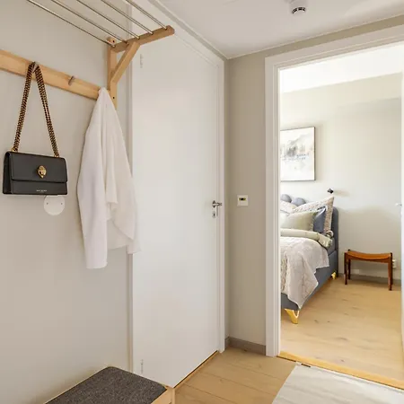 Quiet Luxury In The Heart Of דירה