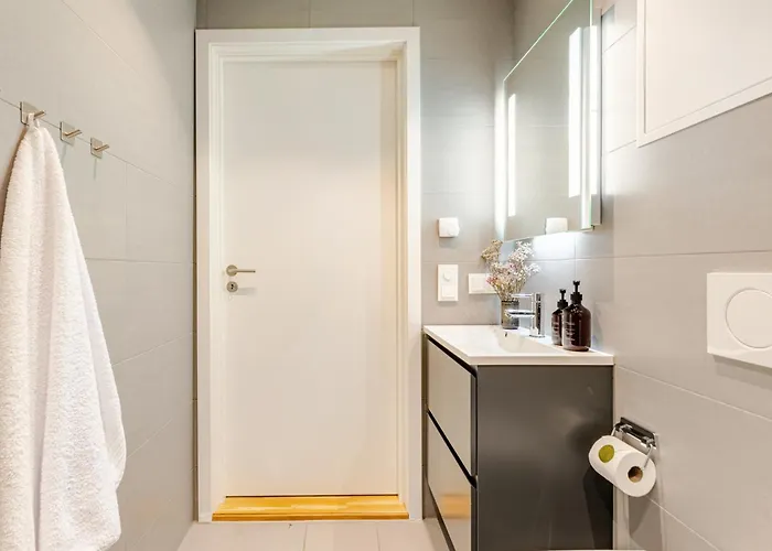 Quiet Luxury In The Heart Of Apartment *